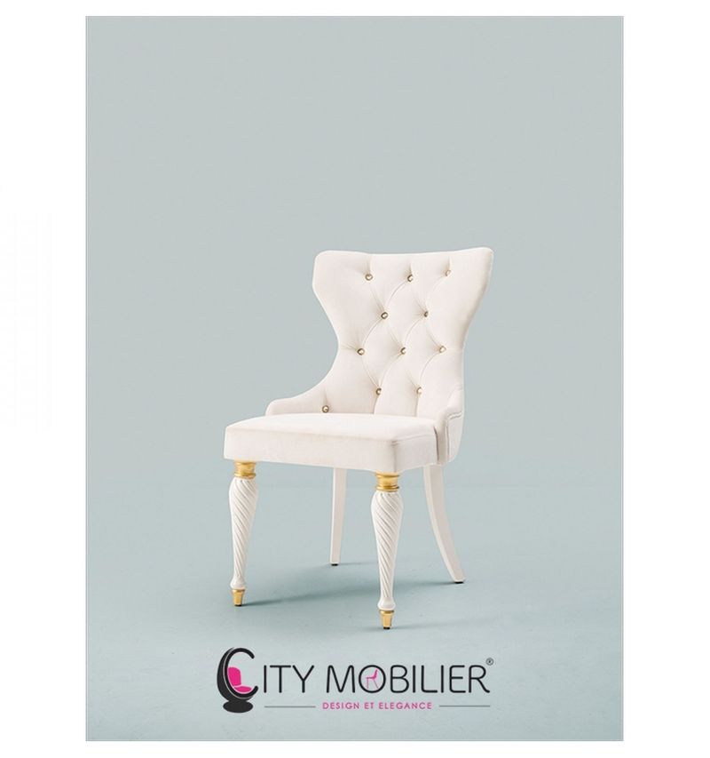 chaise baroque capitonnée et élégante de qualité avec pied en bois en simili cuir blanc ou velour pour hotel restaurant salon à nantes - city mobilier